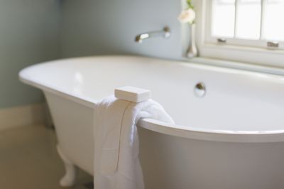 Elegant soaking tub