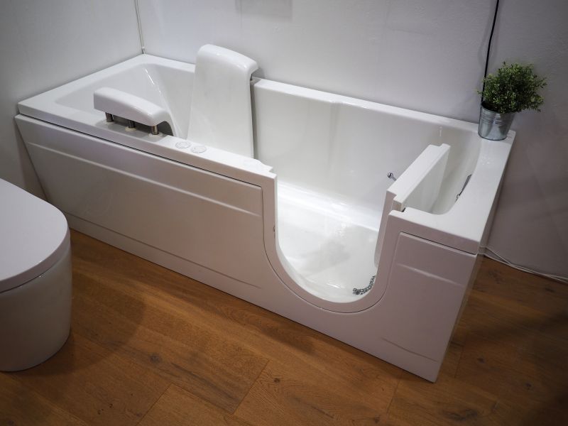 Modern walk-in tub